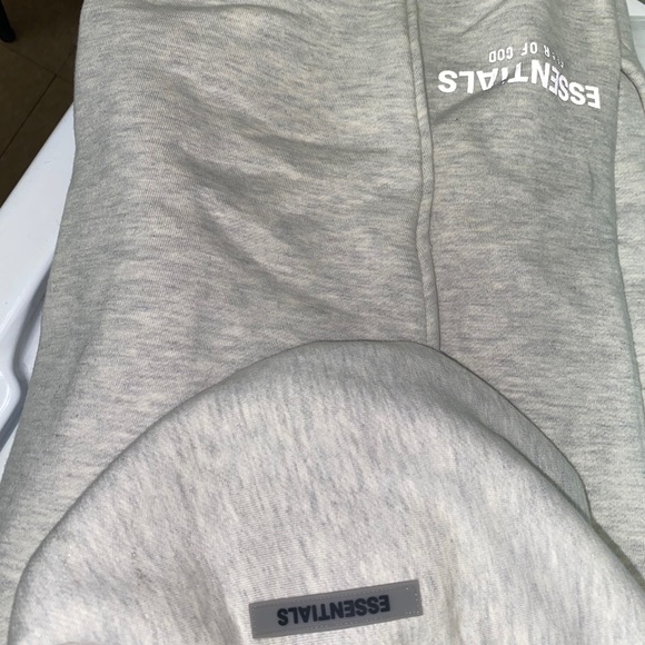 Fear of god Oatmeal Hoodie 2020 release - Picture 5 of 5